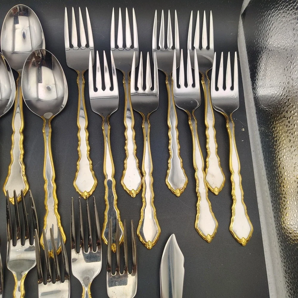 Vtg Oneida Golden Royal Chippendale Flatware Set for 8 Gold Trim Stainless 45 pc